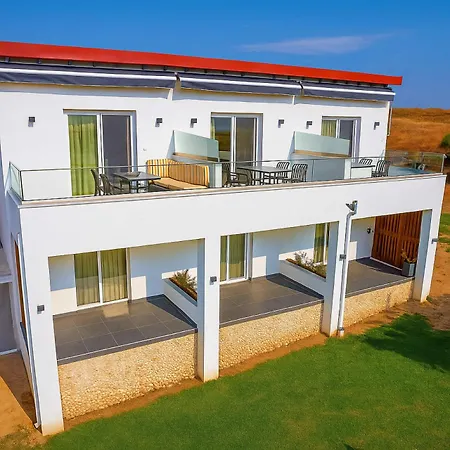 Chalkidiki's Seaview Escape - Cozy Summer Getaway Estalagem Nea Poteidaia