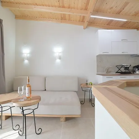 Chalkidiki's Seaview Escape - Cozy Summer Getaway Nea Poteidaia
